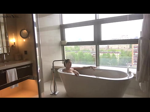 ❤️ Bebé tremendo A masturbar-se apaixonadamente na sua rata na casa de banho ️❌ Porno em nós ☑